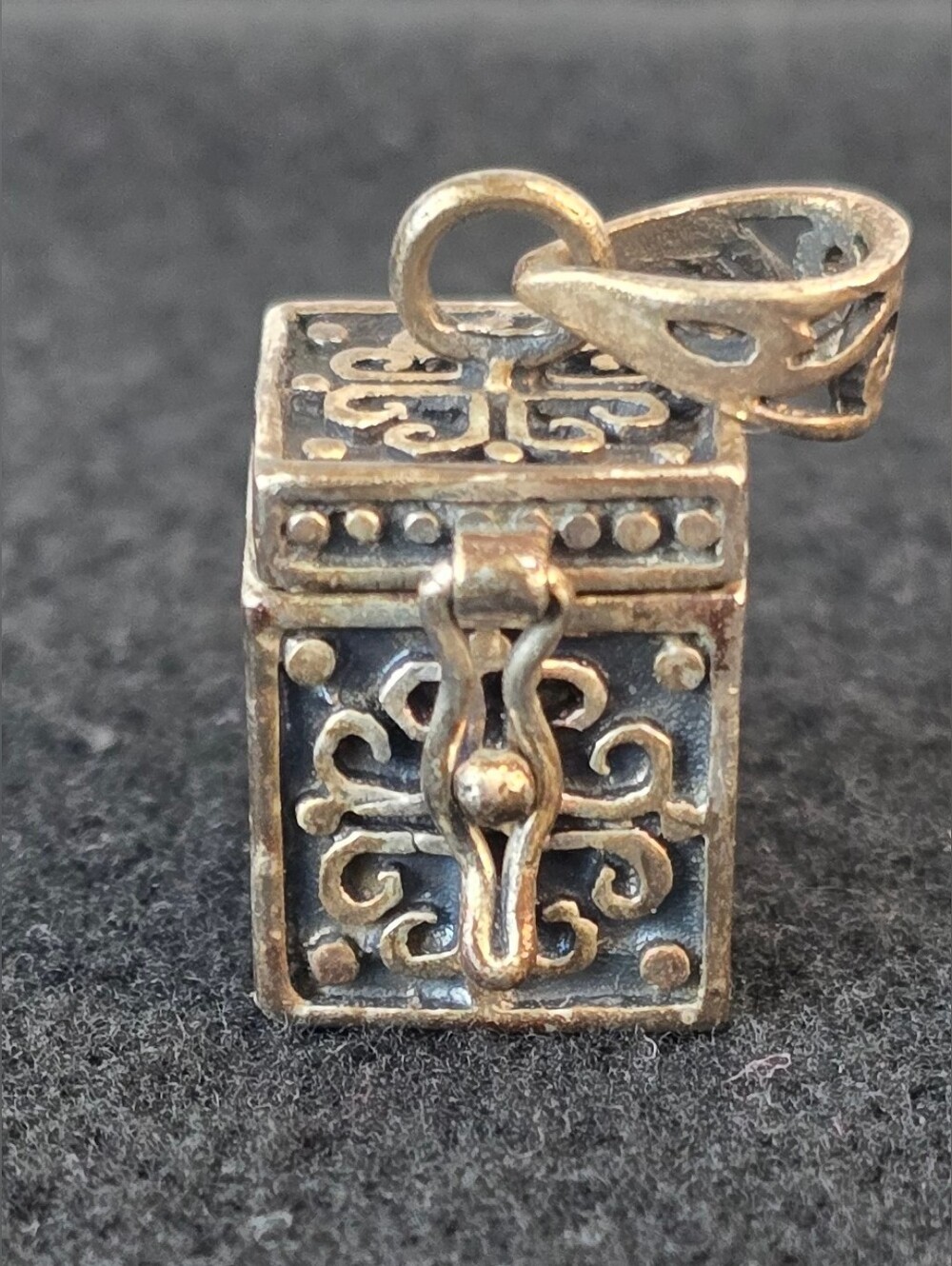 Vintage 925 Sterling Silver Ornate Prayer Box Pendant Keepsake Locket Stamped